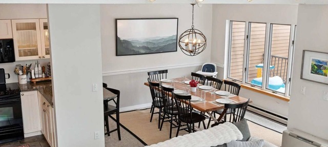 End-Unit Condo with Sauna & Pool, Deere Run