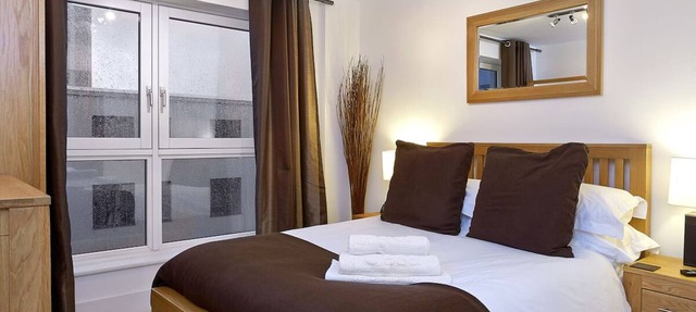 Enjoy Panoramic Views at Modern One-bedroom Apartment in Central Basingstoke