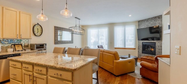 Enjoy this Spacious Pet Friendly Townhome Minutes from Vail & Beaver Creek
