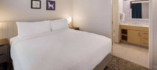Ensuring a Very Comfortable & Memorable Stay! Free Breakfast, Pet-Friendly, Pool