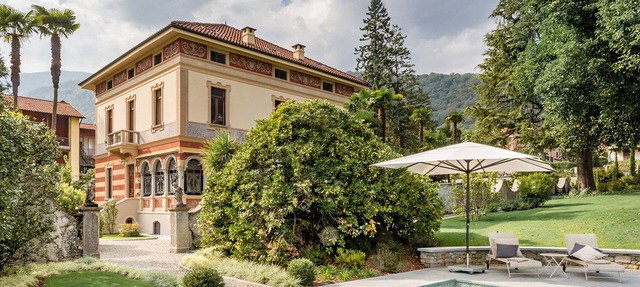 Enticing villa with pool situated on the lakeside promenade! - Villa Magnolia
