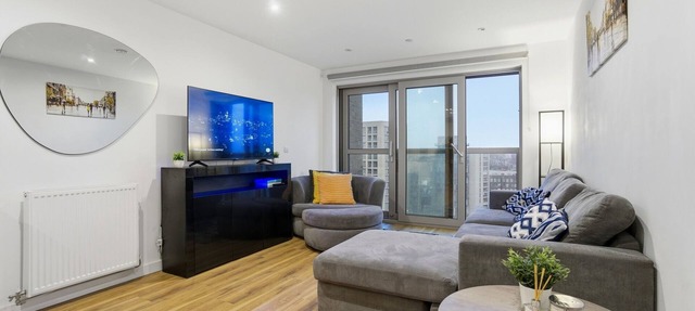 Entire City View Apartment 8 mins to London Brigde