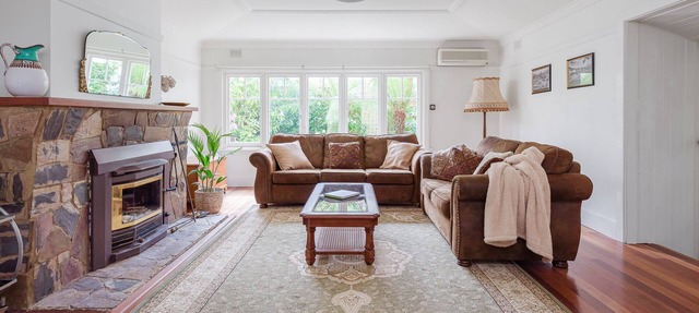 Entire executive villa in Upper Ferntree Gully sleeps 10