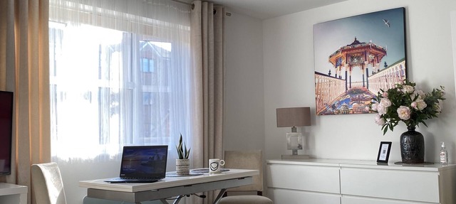 Entire Flat/Easy access across LONDON/FREE 24/7 parking