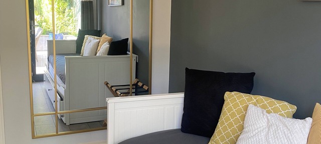 Entire Place | Own Entrance | Kitchen | Garden | WiFi | Walk to Tube | Parking