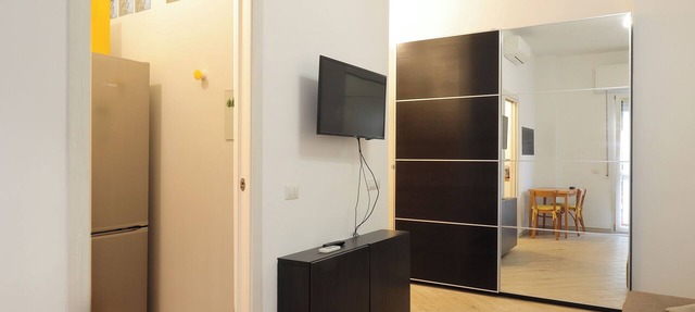 Eri-kasa | Elegant studio apartment with balcony and wi-fi