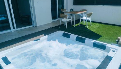 EriZen Jacuzzi suites