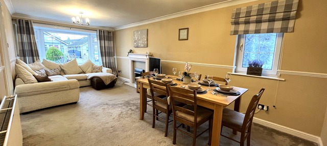 Escape to our tranquil 3-bedroom bungalow in Wakefield, Entire home.