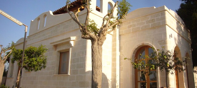 Exclusive holiday villa between dunes, vines and olive trees