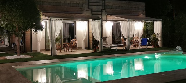 Exclusive Villa with Private Pool Sleeps 12 - 6 Rooms