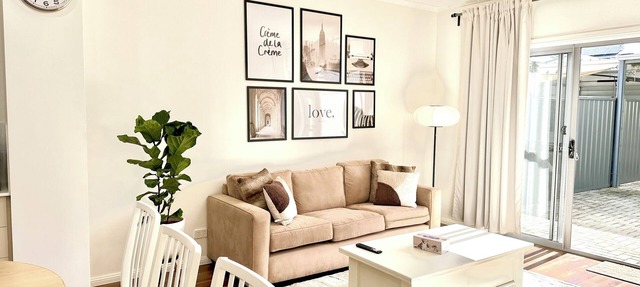 Executive 3BR Townhouse in a Quiet Neighbourhood