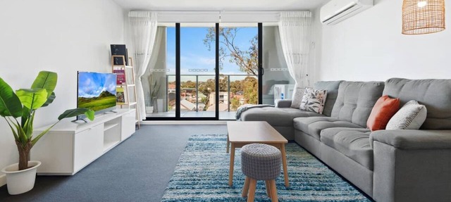 Executive and Spacious Apartment with Balcony
