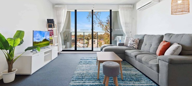Executive and Spacious Apartment with Balcony