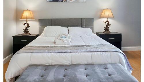Executive Private Room w bath near shopping