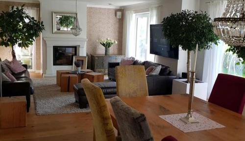Exklusive Wohnung mit herrlicher Terrasse und Garten