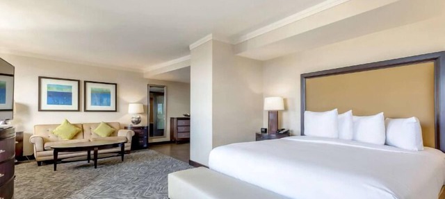Explore and Relax! Pets Allowed, Seasonal Outdoor Pool!