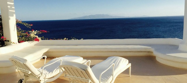 Exquisite seafront 5 bedroom villa