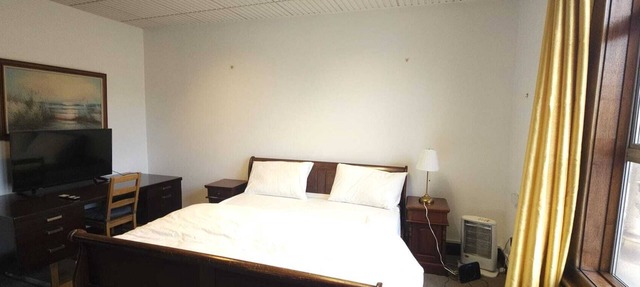 Extra Large Double Room with Shared Bathroom