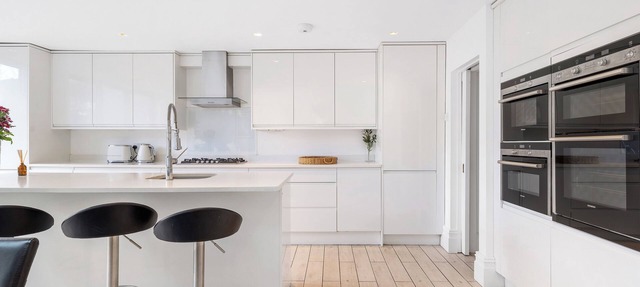 Fabulous 4-bedroom house in London perfect for your getaway