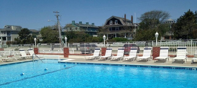 Fall Weather Less Crowds in Cape May...1/2 Block to Beach!!