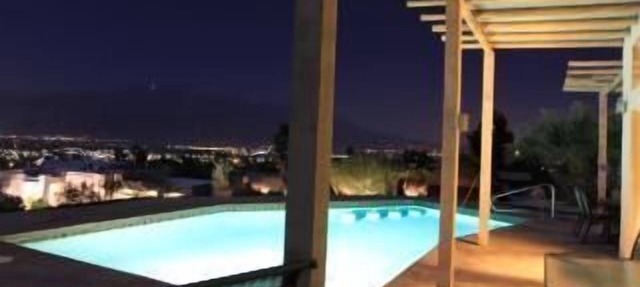 FAMILY AND PET FRIENDLY PLUS VIEWS IN EVERY DIRECTION