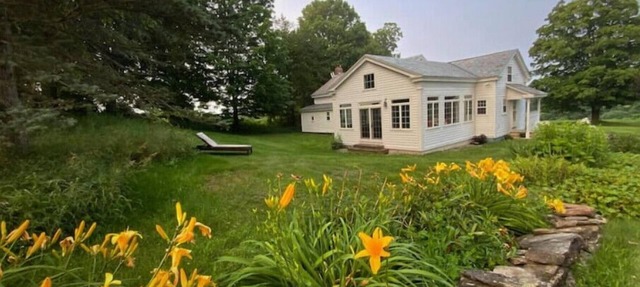 Famous Author's Luxury Retreat Spectacular Views 200 miles NYC, Boston, Montreal