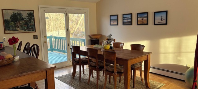 Fantastic 2-bedroom house 15 minutes from Burlington/UVM.