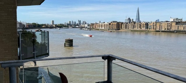 Fantastic river-view flat near touristic heartland