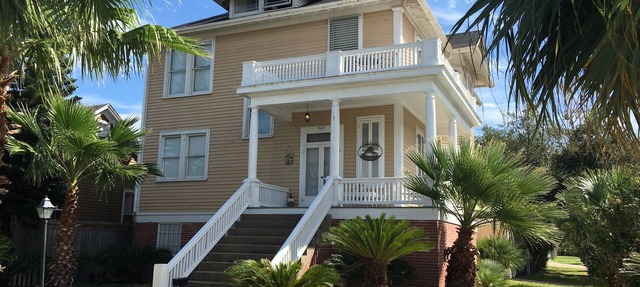 Featured in Oct Coast Magazine! Pirate House with mini nightclub & Pirate Pub!