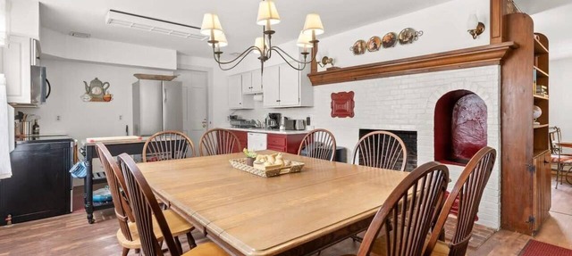 Federal on Exeter | Circa 1805 | Pet-Friendly