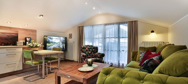 Ferienwohnung Nr. 4, mit Balkon und Bergblick, 48 qm