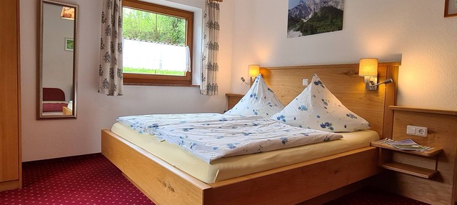 Ferienwohnung, 1-2 Personen, 33 qm, Dusche/WC, Balkon, TV, W-LAN, 1 Schlafzimmer, Frühstück möglich!