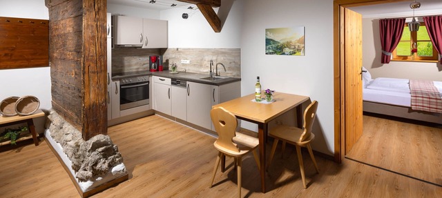 Ferienwohnung Alpenliebe, 1-2 Personen, 50 qm, Dusche/WC, TV, W-LAN, 1 Schlafzimmer, barrierefrei, Lift
