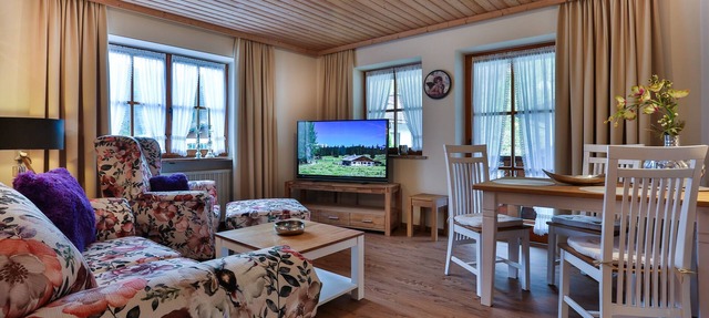 Ferienwohnung Nr. 2, mit Balkon und Bergblick, 45 qm