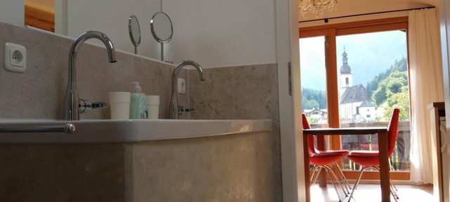Ferienwohnung Ausblick*, 1-4 Personen, Dusche/WC + Badewanne, Balkon, TV, 2 Schlafzimmer, Dachgeschoss