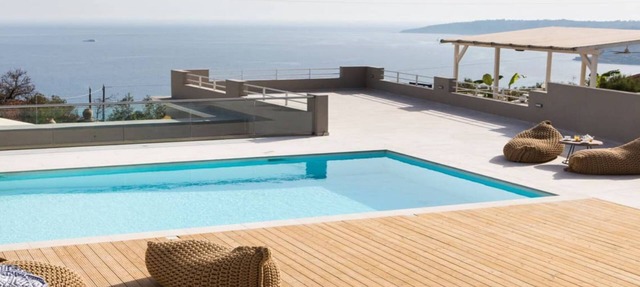 Find yourself between gorgeous vistas at Ethereal Villa