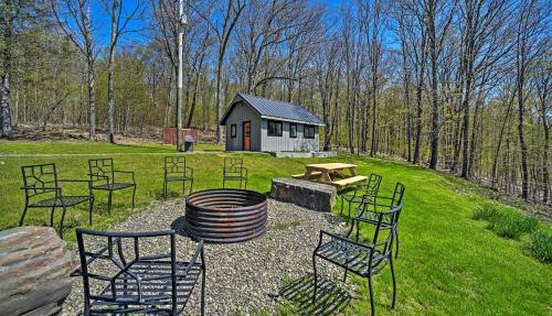 Fire Pit + Gas Grill: Secluded Studio in Milford!