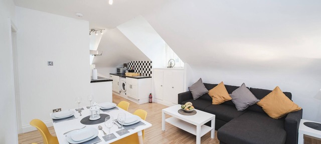 Flat 5 - 61 Old Dover Road