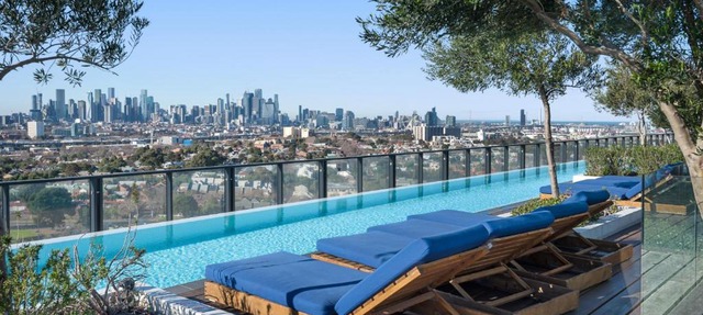 FLEMINGTON - Melbourne City Views