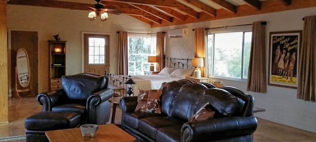 Foothills Ranch House in Casas Adobes, 8 ac estate with Pool, Tennis, Pickleball