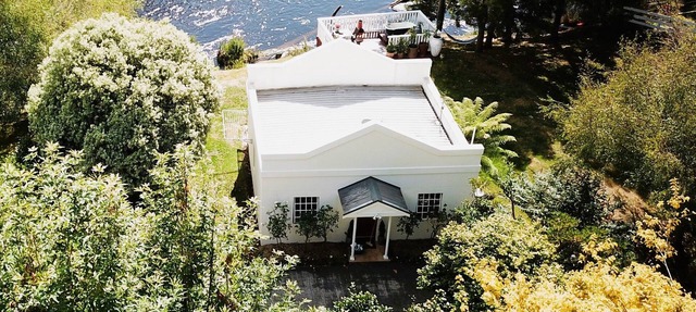 Forth River Cottage - Luxury Bed and Breakfast by the River