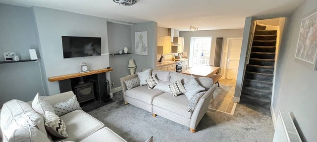 Four bedded grade two listed 1800's house on chapel grounds