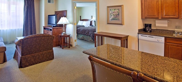 Free Breakfast + Free Wi-Fi + Hot Tub | Great Suite Close to the ABQ Airport
