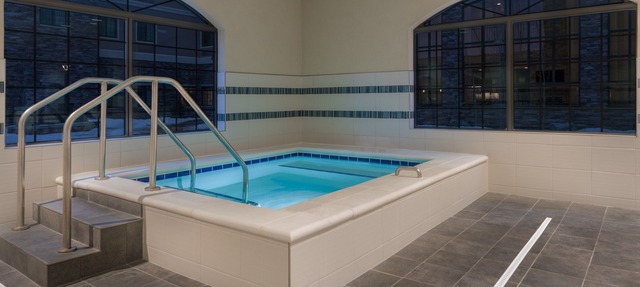 Free Daily Breakfast, Pool & Hot Tub Access. Great Location!