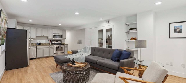Free Parking! Large, 2BR/1.5BA with AC/TV/Internet