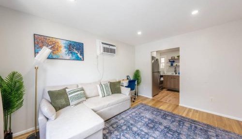 Fresh 2BR with Easy NYC Access w. WiFi and Laundry