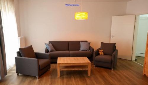 Freundliche Wohnung mit Parkplatz und Terrasse