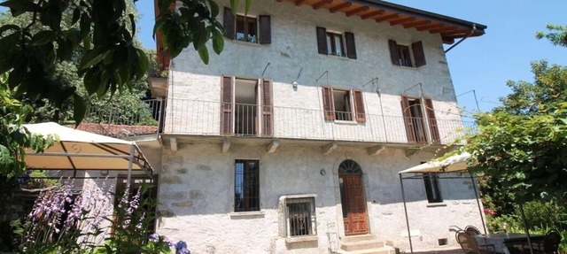 Frey House apt. 1, 2 and 3 at Lake Orta with pool and garden