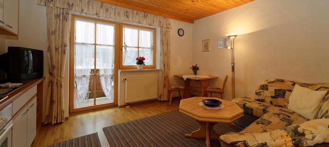 Friendly vacation apartment with nature experience for up to four people