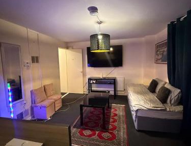 Full flat near cmk central Milton Keynes train station & walking distance to Milton Keynes Hospital